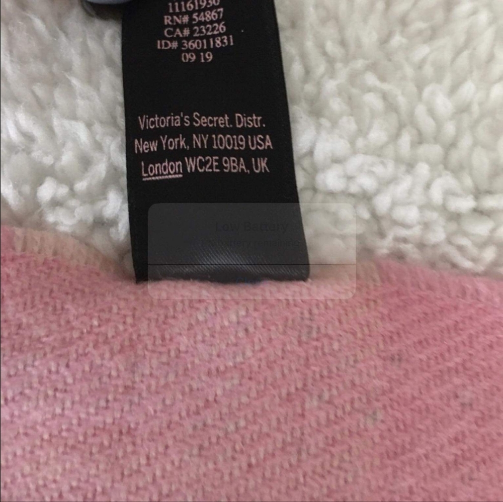 victoria secret scart - Picture 3 of 4